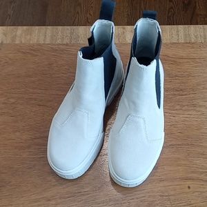 Puma women's ankle boots-NEW